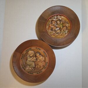 2 Vintage ANRI Italy Hand Carved Painted Christmas Holiday Plates 1972